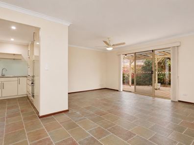 2/22 Kelsall Crescent, Manning WA 6152