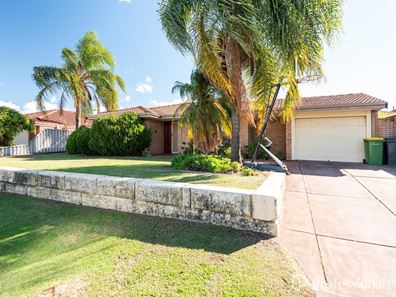 25 Chivalry Way, Thornlie WA 6108