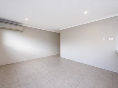61 Adelong Avenue, Golden Bay WA 6174