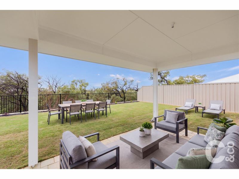 15 Baring Road, Parmelia WA 6167