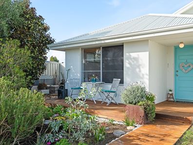16 Calooli Grove, Golden Bay WA 6174