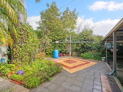 28 Gummow Way, Girrawheen WA 6064