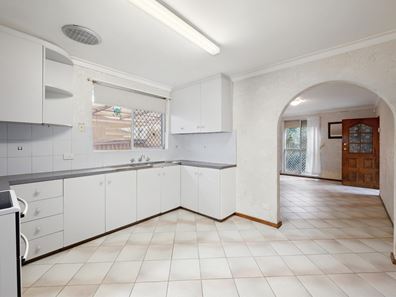 28 Gummow Way, Girrawheen WA 6064