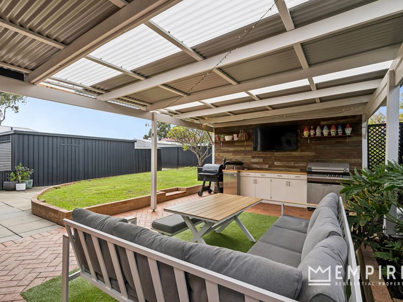22 Hargreaves Road, Coolbellup WA 6163