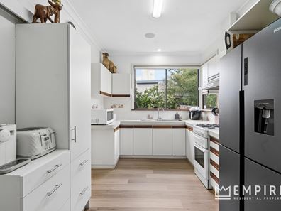 22 Hargreaves Road, Coolbellup WA 6163