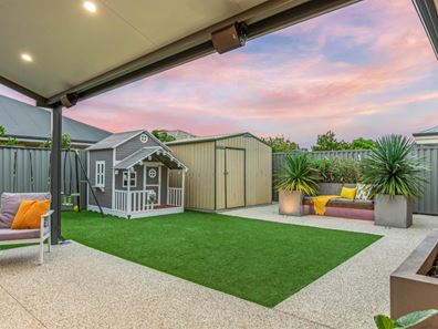 18 Barton  Loop, Piara Waters WA 6112