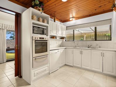 48 Albatross Pass, Willetton WA 6155