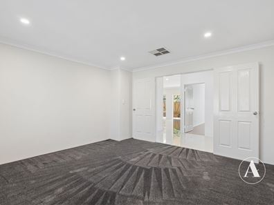 23 Kyle Way, Canning Vale WA 6155