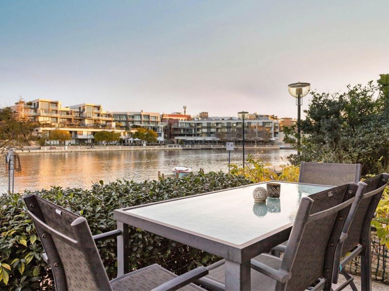 32 Henry Lawson Walk, East Perth