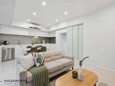4/3 Leeder Street, Glendalough WA 6016