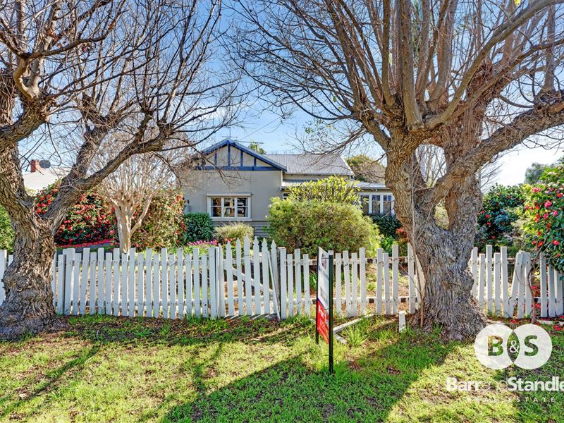 27 Third Street, Harvey WA 6220
