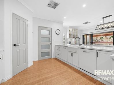 14 Grallina Way, Tapping WA 6065