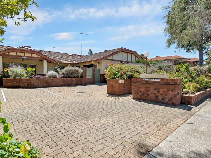 2/20 Comer Street, Como WA 6152