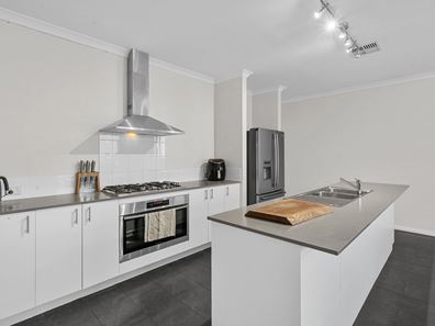 24 Larkfield Ridge, Baldivis WA 6171