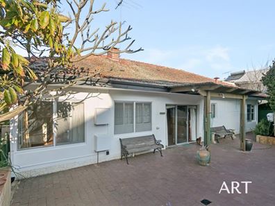 144 River Way, Salter Point WA 6152