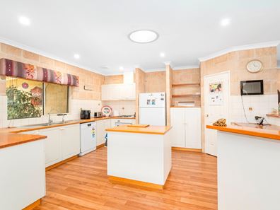 6 Torquay Place, Tarcoola Beach WA 6530