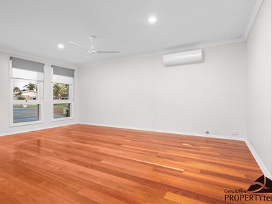 11 Cairncross Street, Beresford WA 6530