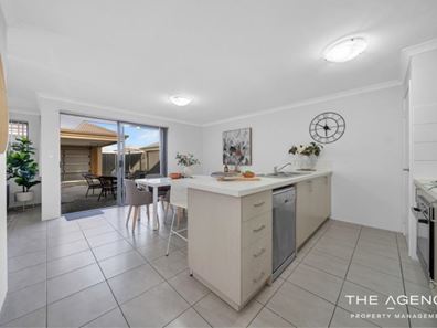 15 Synandra Way, Dayton WA 6055