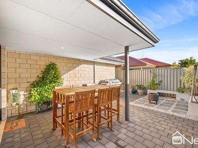 24 Golden Way, Piara Waters WA 6112