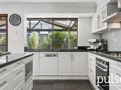 29 Ionic Street, Rossmoyne WA 6148