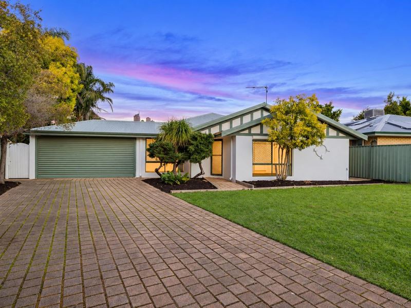 26 Skua Grove, Seville Grove WA 6112