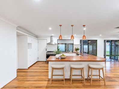 26 Skua Grove, Seville Grove WA 6112
