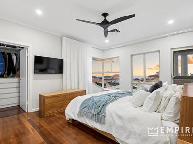 28 Longreach Parade, Coogee WA 6166