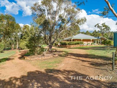 43 Barbarich Drive, Gidgegannup WA 6083