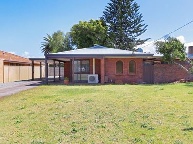 18 Axminster St, Warnbro WA 6169