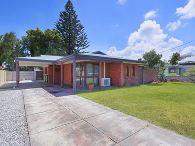 18 Axminster St, Warnbro WA 6169