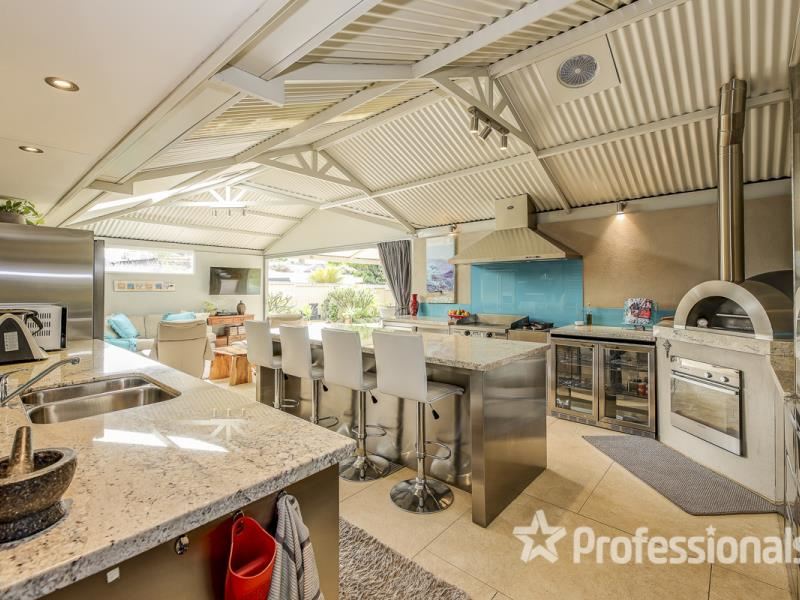 12 Blaxland Avenue, Two Rocks