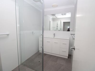 33 Eastland St, Dianella WA 6059