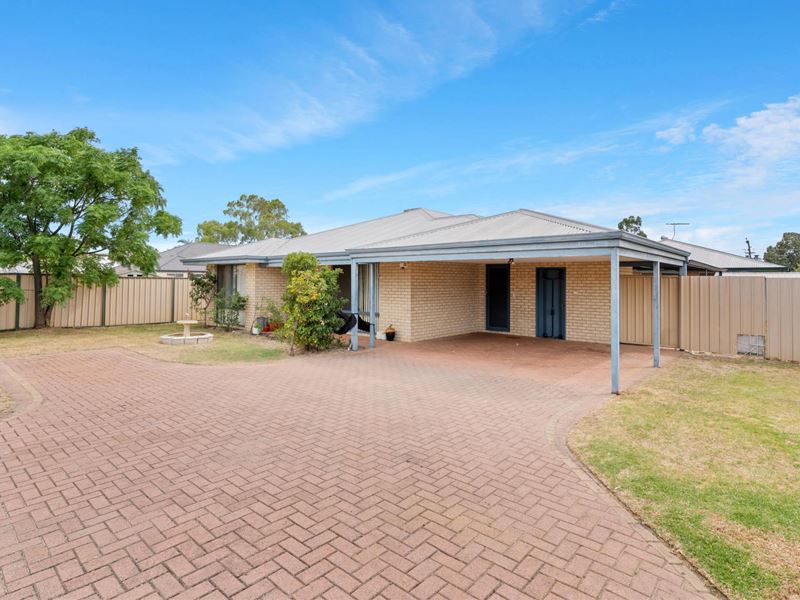 11A Farnaby Lane, Beckenham WA 6107