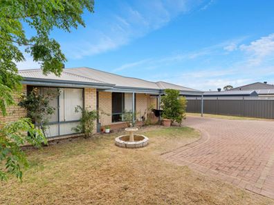 11A Farnaby Lane, Beckenham WA 6107