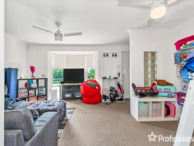 7 Skipjack Way, Warnbro WA 6169