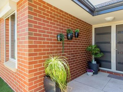 24 Heyerdahl Way, Dudley Park WA 6210