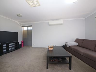 33 Hyland Crescent, Clarkson WA 6030