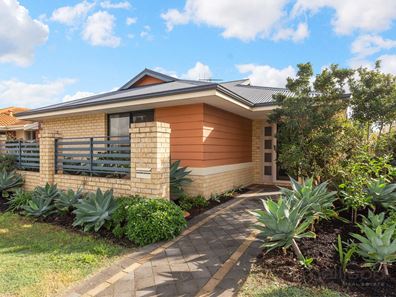 12 Goulburn Approach, Hammond Park WA 6164