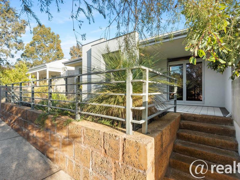 4 Po Mews, Champion Lakes