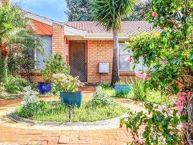 6 Briggs Place, Armadale WA 6112