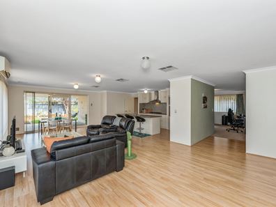 64 Claret Ash Boulevard, Baldivis WA 6171