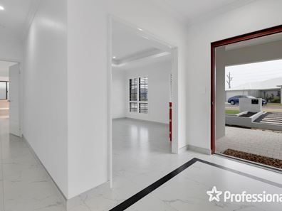 9 Toulon Mews, Piara Waters WA 6112