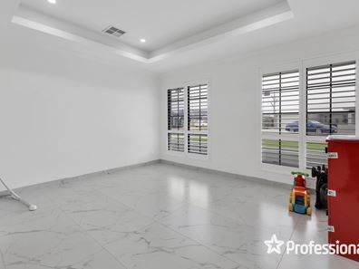 9 Toulon Mews, Piara Waters WA 6112