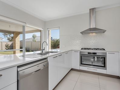 71 Suffolk Street, Caversham WA 6055