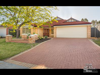 24 Freeduff Drive, Wattle Grove WA 6107