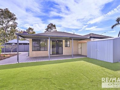 11 Retreat Green, Banksia Grove WA 6031