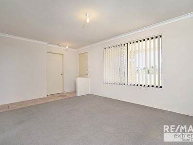 11 Retreat Green, Banksia Grove WA 6031
