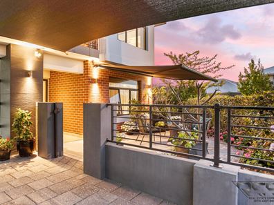 10 Flowerfield Loop, Southern River WA 6110
