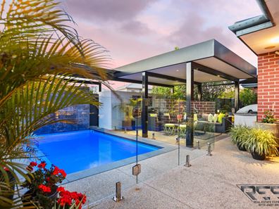 10 Flowerfield Loop, Southern River WA 6110