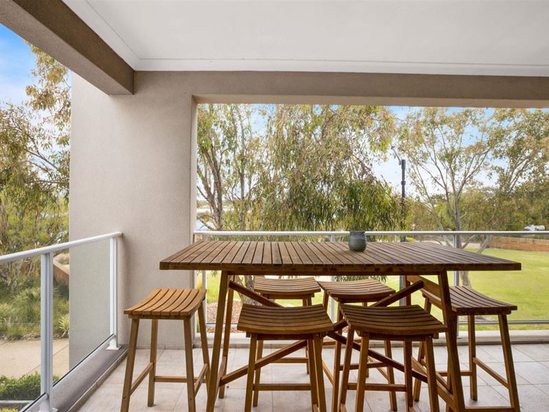 9 Melton Hill Lane, Champion Lakes
